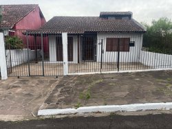 Casa com 02 dormitórios no bairro Santa Teresa 