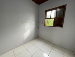 Casa com 02 dormitórios no bairro Santa Teresa 