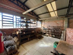 Pavilhão Industrial com 360m² para locação na Feitoria 