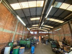 Pavilhão Industrial com 360m² para locação na Feitoria 