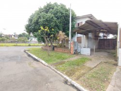 Terreno de esquina com construção no bairro Liberdade 