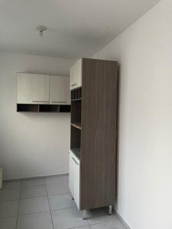 Apartamento com 02 dormitórios para locação no Condomínio Porto Baden 