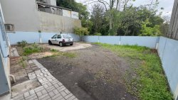 Prédio comercial na área central de Lomba Grande 
