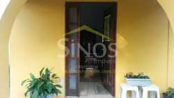 Casa com 03 dormitórios no bairro Lomba Grande 