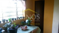 Casa com 03 dormitórios no bairro Lomba Grande 