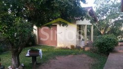 Casa com 03 dormitórios no bairro Lomba Grande 
