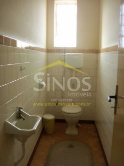 Otima casa bem localizada em Lomba Grande 