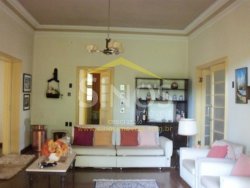 Otima casa bem localizada em Lomba Grande 