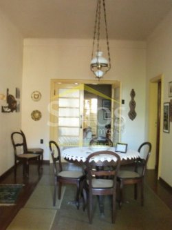 Otima casa bem localizada em Lomba Grande 