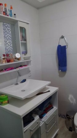 Residência com 03 dormitorios em Novo Hamburgo 