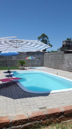 Residência com 03 dormitorios em Novo Hamburgo 