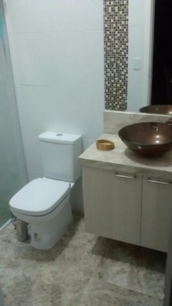 Casa de alto padrão em Lomba Grande 