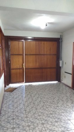 Casa com 03 dormitórios no Boa Saúde 