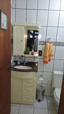 Casa com 03 dormitórios no Boa Saúde 