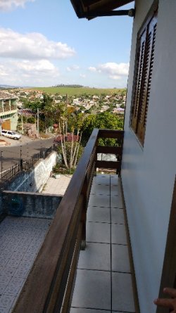 Casa com 03 dormitórios no Boa Saúde 