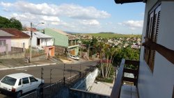 Casa com 03 dormitórios no Boa Saúde 
