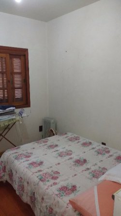 Casa com 03 dormitórios no Boa Saúde 