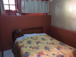 Linda casa localizada na avenida principal de Lomba Grande 