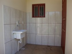 Sobrado novo na área central de Lomba Grande 