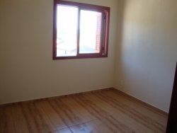 Sobrado novo na área central de Lomba Grande 