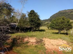 Sítio de  2,00 hectares com abundância de água na Lomba Grande 