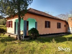Sítio de  2,00 hectares com abundância de água na Lomba Grande 