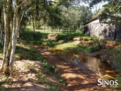 Sítio de  2,00 hectares com abundância de água na Lomba Grande 