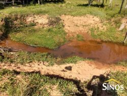 Sítio de  2,00 hectares com abundância de água na Lomba Grande 