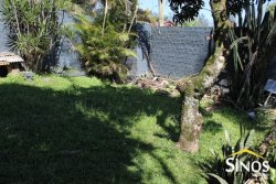 Casa com 02 dormitórios e piscina 