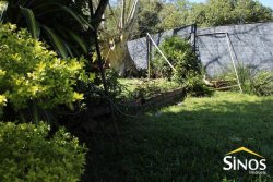 Casa com 02 dormitórios e piscina 