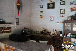 Casa com 02 dormitórios e piscina 
