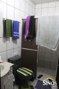 Casa com 02 dormitórios e piscina 
