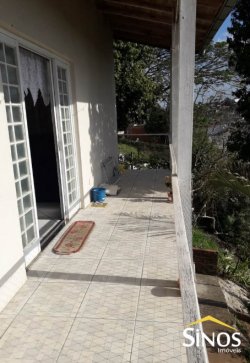 Casa com 02 dormitórios no bairro Rondônia 