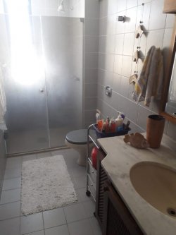 Apartamento com 02 dormitórios no centro 