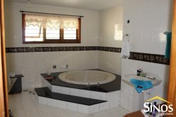 Casa próximo a área central de Lomba Grande 
