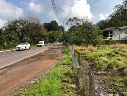 Terreno bem localizado e plano 