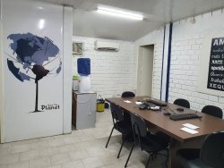 Pavilhão bem localizado  