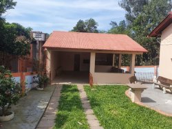 Casa na região central de Lomba Grande  