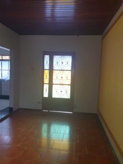 Casa na região central de Lomba Grande  