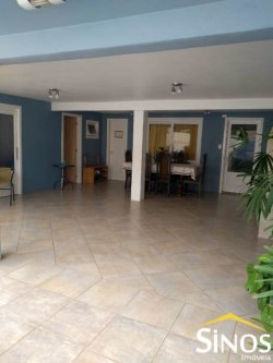 Sobrado na área central da Lomba Grande  