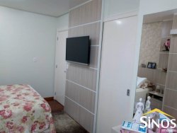 Sobrado na área central da Lomba Grande  