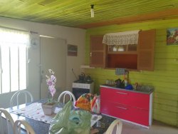 Terreno com duas casas no Passo dos Corvos  