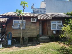 Casa Rústica na região central de Lomba Grande  