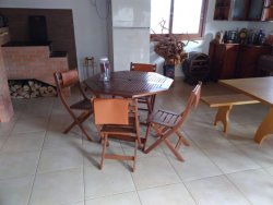 Bela casa com salão de festas  