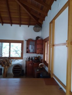 Bela casa com salão de festas  