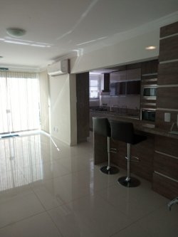 Belo apartamento no Edifício Belle Ville   