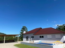 Casa nova com 1.000,00 m² no condomínio rural Country Village 