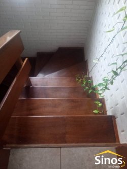 Bela casa de esquina, em zona nobre 