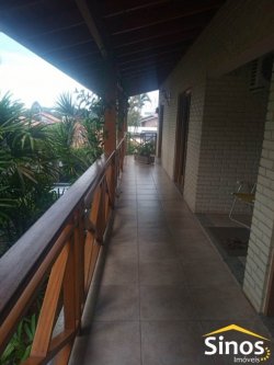 Bela casa de esquina, em zona nobre 