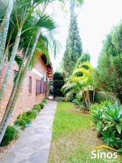 Bela casa, no centro de Lomba Grande  